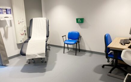 Treatment bed, chair and table in ambulatory stroke care unit